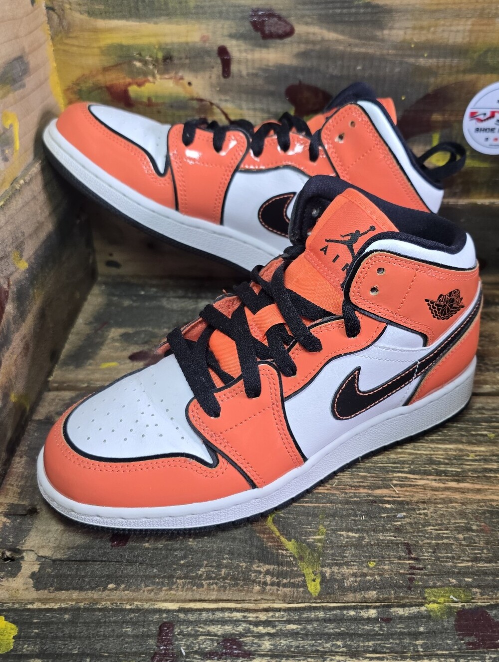 Nike Air Jordan 1 Mid GS Orange Black White 4.5Y= women sz 6 BQ6931-802 used